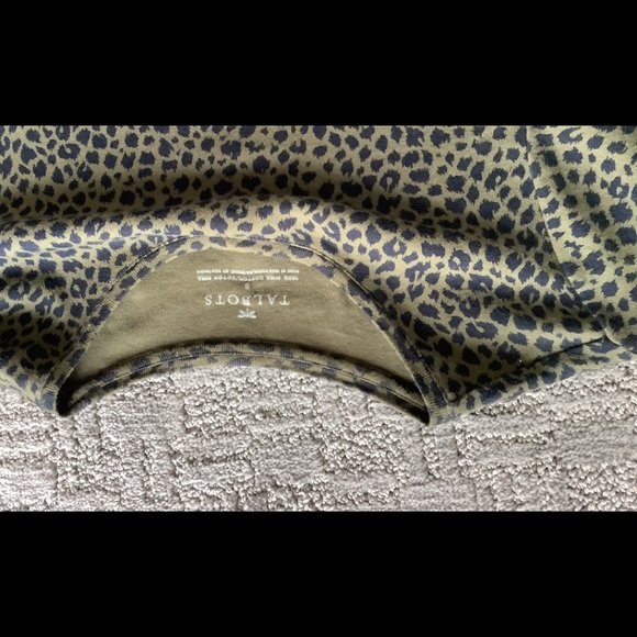 Talbots long sleeve cotton leopard print top - Picture 2 of 3